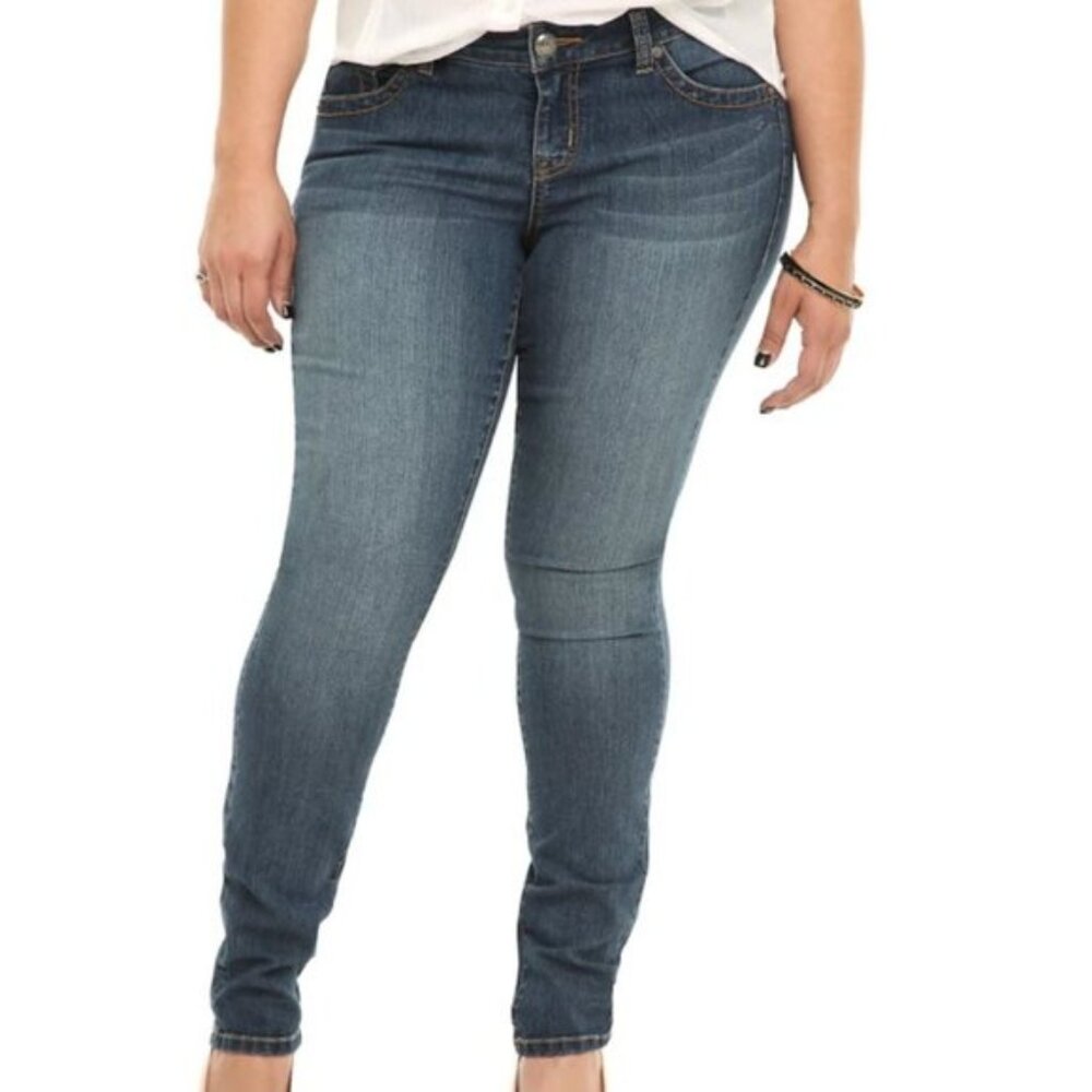 Torrid Demin Light Wash Skinny Jean - 24 Tall